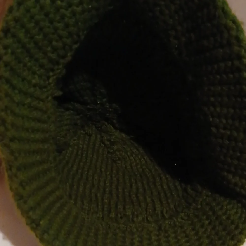 Vintage Olive Green Women's Knit Hat - Picture 5 of 5